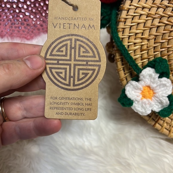 NWT Handcrafted In Vietnam Woven Rattan Genuine Leather Circle Pattern Bag NWT - Picture 5 of 7